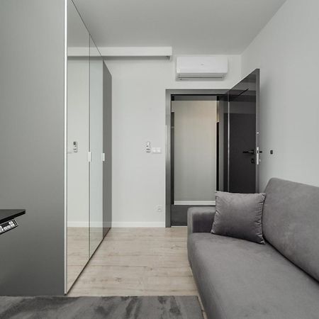Luksusowy Apartament Z 3 Sypialniami, Klimatyzacja, Parkingiem I Biurkiem We Wroclawiu By Renters Prestige Exterior foto
