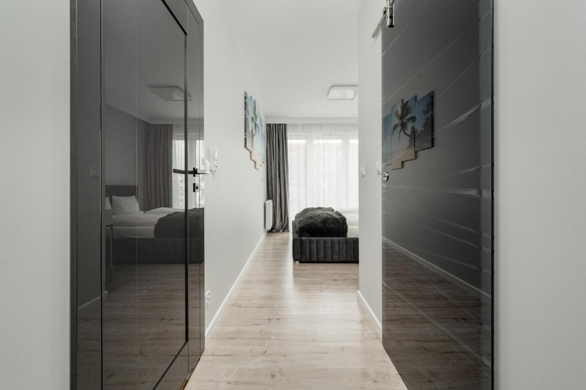 Luksusowy Apartament Z 3 Sypialniami, Klimatyzacja, Parkingiem I Biurkiem We Wroclawiu By Renters Prestige Exterior foto