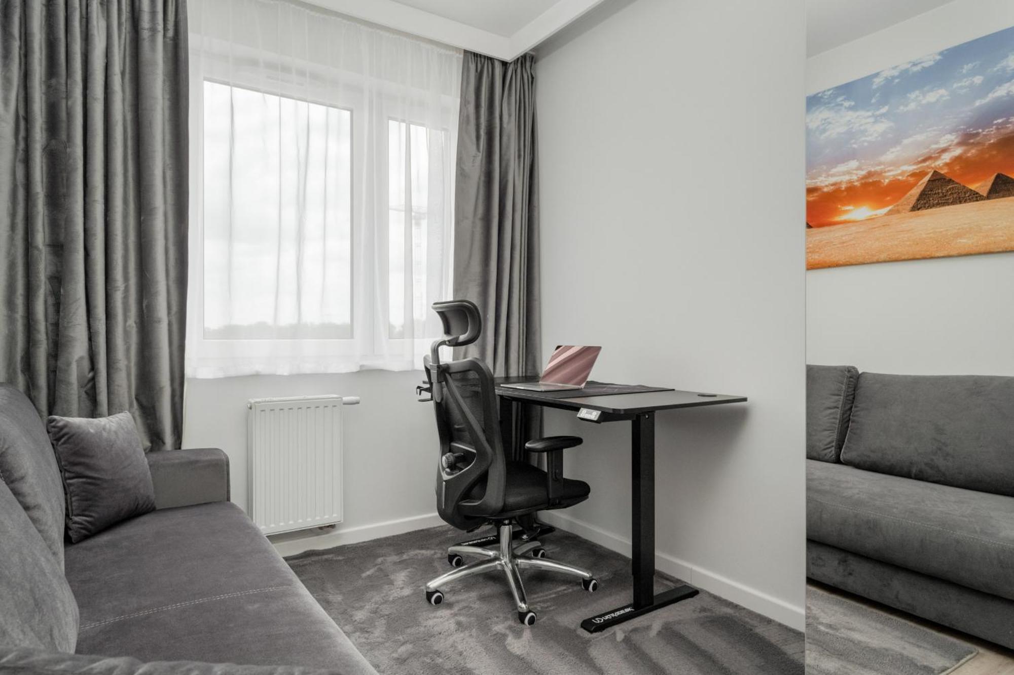 Luksusowy Apartament Z 3 Sypialniami, Klimatyzacja, Parkingiem I Biurkiem We Wroclawiu By Renters Prestige Exterior foto