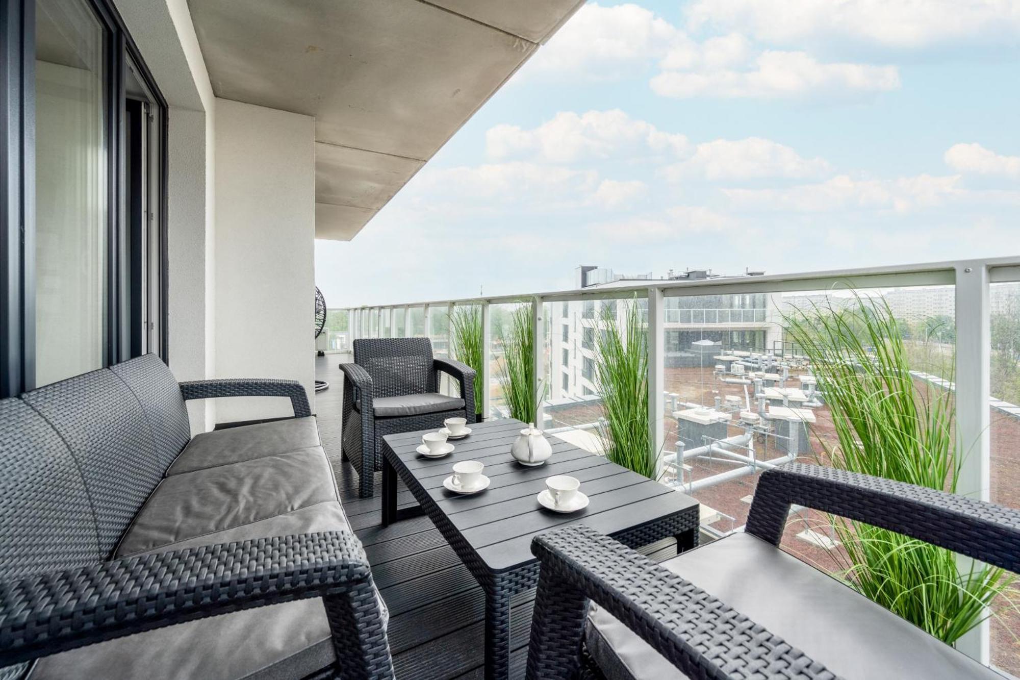 Luksusowy Apartament Z 3 Sypialniami, Klimatyzacja, Parkingiem I Biurkiem We Wroclawiu By Renters Prestige Exterior foto